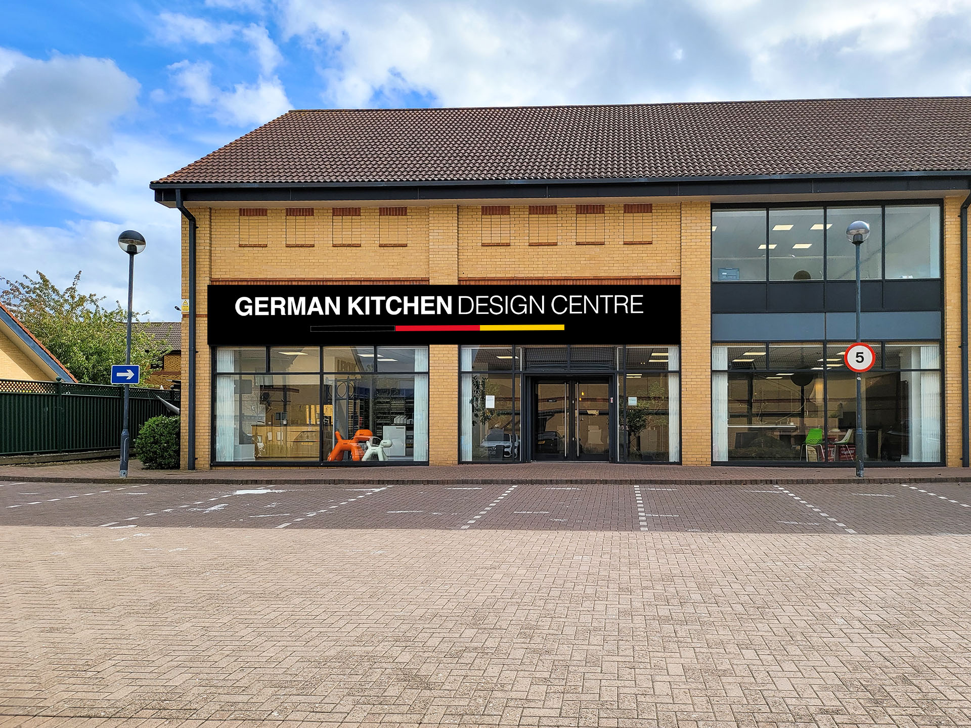 Kitchen Showroom in Milton Keynes | LEICHT | Modern Kitchen Showroom
